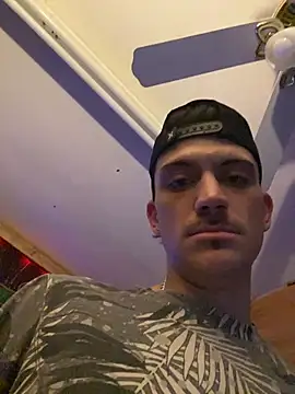 Snapshot of Polaroid_White chatting on November 7, 2025, 11:32 am Polaroid White online show from November 7, 2025, 11:32 am