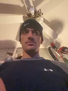 Snapshot of Polaroid_White chatting on November 15, 2025, 3:04 am Polaroid White online show from November 15, 2025, 3:04 am