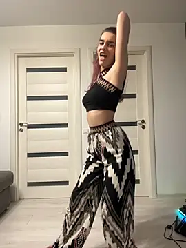 Snapshot of Mazzekyn chatting on November 11, 2025, 7:14 pm Mazzekyn online show from November 11, 2025, 7:14 pm