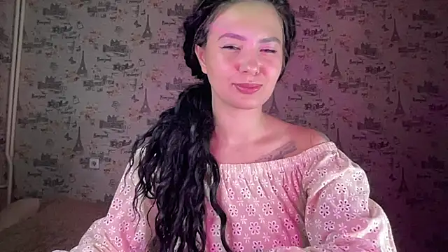 Just Scarlet  online show from October 4, 2025, 10:35 am