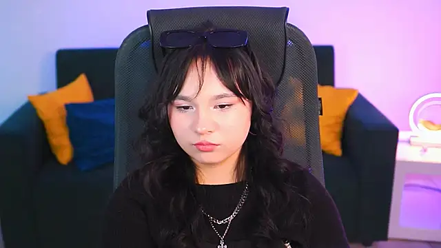 HanaWise online show from February 25, 2025, 11:30 am