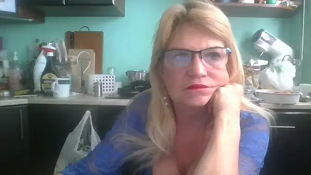 Snapshot of Heidi-Helga chatting on September 23, 2025, 6:27 am Heidi-Helga online show from September 23, 2025, 6:27 am