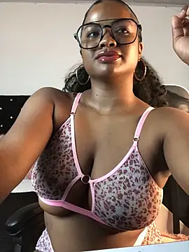 Snapshot of ValerieBlakee chatting on May 20, 2026, 4:35 pm ValerieBlakee online show from May 20, 2026, 4:35 pm