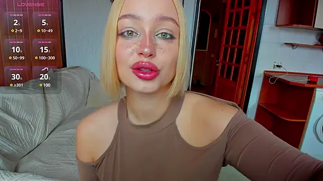 cutee selena online show from March 2, 2025, 11:39 am