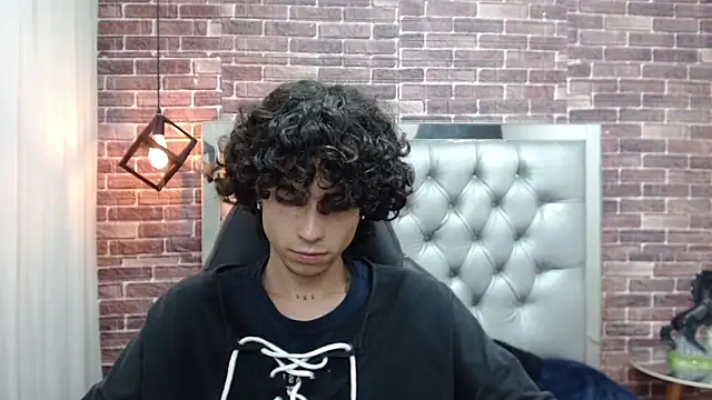 Snapshot of andres_ocasio chatting on March 6, 2025, 6:59 pm andres ocasio online show from March 6, 2025, 6:59 pm
