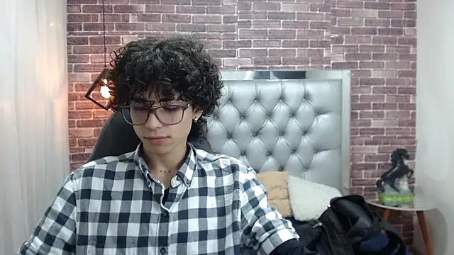 Snapshot of andres_ocasio chatting on March 12, 2025, 1:08 pm andres ocasio online show from March 12, 2025, 1:08 pm