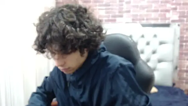 Snapshot of andres_ocasio chatting on March 17, 2025, 12:25 pm andres ocasio online show from March 17, 2025, 12:25 pm