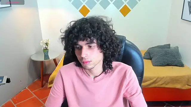 Snapshot of andres_ocasio chatting on October 1, 2025, 3:12 am andres ocasio online show from October 1, 2025, 3:12 am