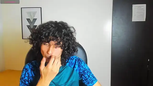 Snapshot of andres_ocasio chatting on October 4, 2025, 3:04 am andres ocasio online show from October 4, 2025, 3:04 am