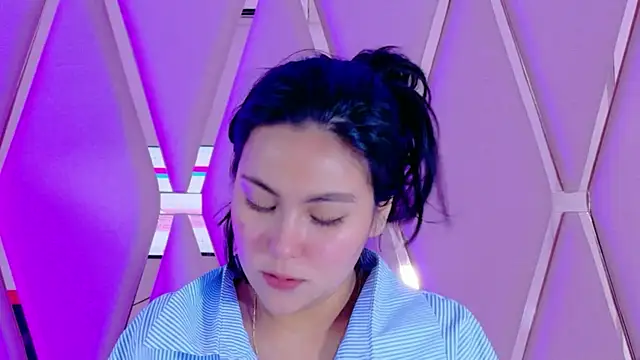 Snapshot of Emily_Black1 chatting on May 19, 2026, 11:22 pm Emily Black1 online show from May 19, 2026, 11:22 pm
