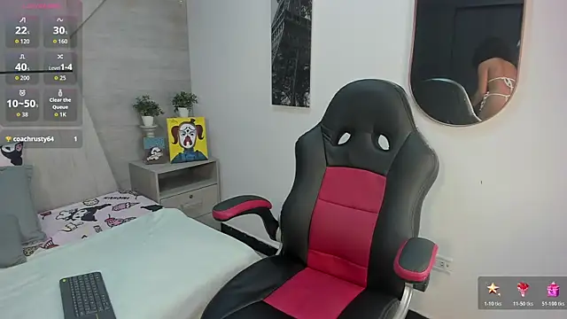 Layla Clarke online show from November 15, 2025, 4:10 am