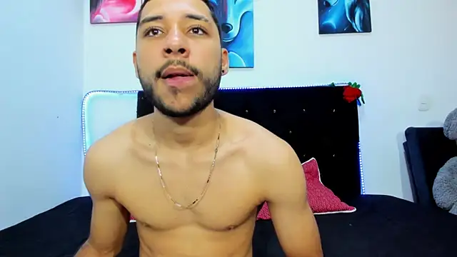 Snapshot of MarcusRosse chatting on December 19, 2025, 4:14 pm MarcusRosse online show from December 19, 2025, 4:14 pm