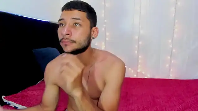 Snapshot of MarcusRosse chatting on March 4, 2026, 2:56 pm MarcusRosse online show from March 4, 2026, 2:56 pm