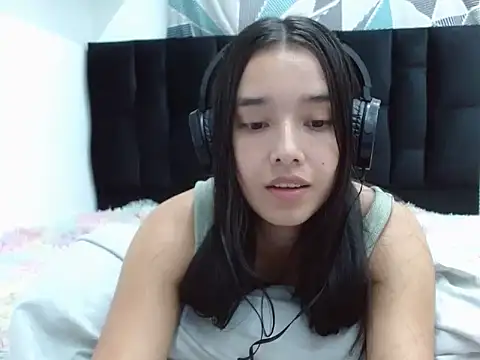 Snapshot of _luna_777 chatting on October 9, 2025, 9:35 pm luna 777 online show from October 9, 2025, 9:35 pm