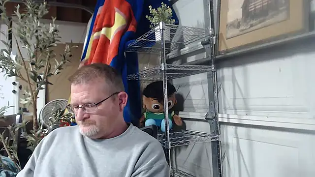 Snapshot of Randomoldguy615 chatting on March 2, 2025, 12:42 am Randomoldguy615 online show from March 2, 2025, 12:42 am