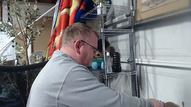 Snapshot of Randomoldguy615 chatting on March 3, 2025, 12:26 am Randomoldguy615 online show from March 3, 2025, 12:26 am