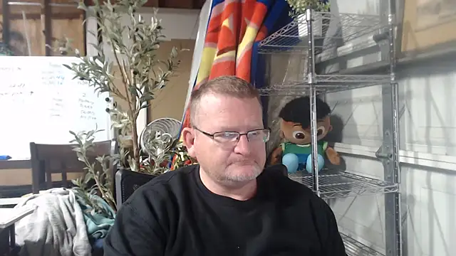 Snapshot of Randomoldguy615 chatting on March 18, 2025, 12:16 am Randomoldguy615 online show from March 18, 2025, 12:16 am