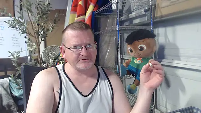 Snapshot of Randomoldguy615 chatting on March 19, 2025, 12:48 am Randomoldguy615 online show from March 19, 2025, 12:48 am