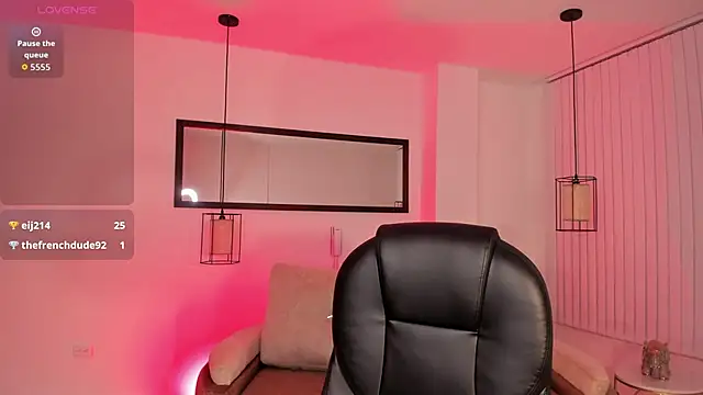 Snapshot of Ivyy_Moon_ chatting on February 21, 2026, 12:11 am Ivyy Moon online show from February 21, 2026, 12:11 am