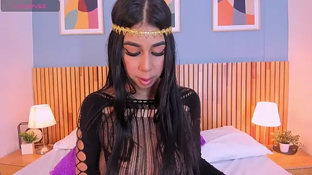 AnnieGibbyns online show from October 17, 2025, 8:44 pm