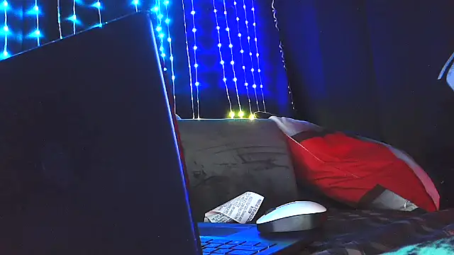 Snapshot of RubyRose33 chatting on March 6, 2026, 10:12 am RubyRose33 online show from March 6, 2026, 10:12 am