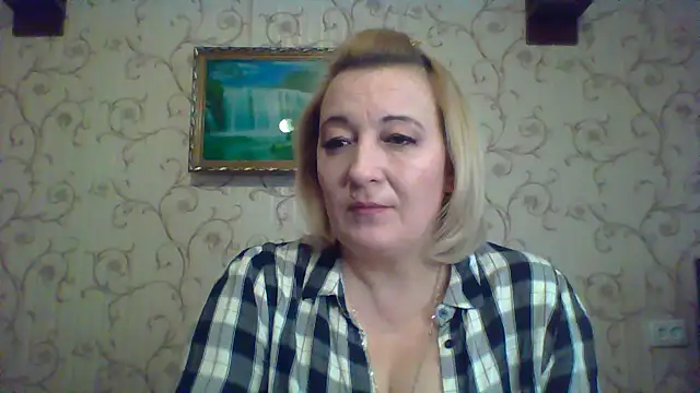 ArielXLoveresss online show from March 7, 2025, 7:30 am