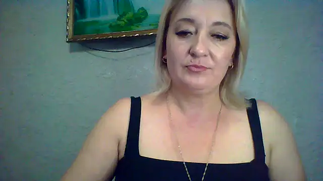 ArielXLoveresss online show from September 24, 2025, 7:12 am