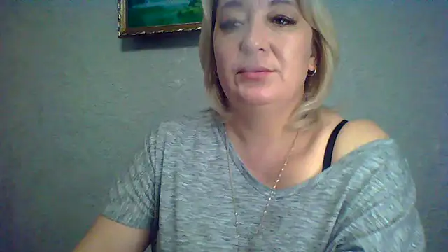 ArielXLoveresss online show from October 4, 2025, 8:56 am