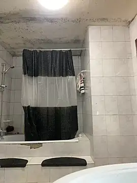 rogerdik76 online show from February 9, 2026, 6:17 am