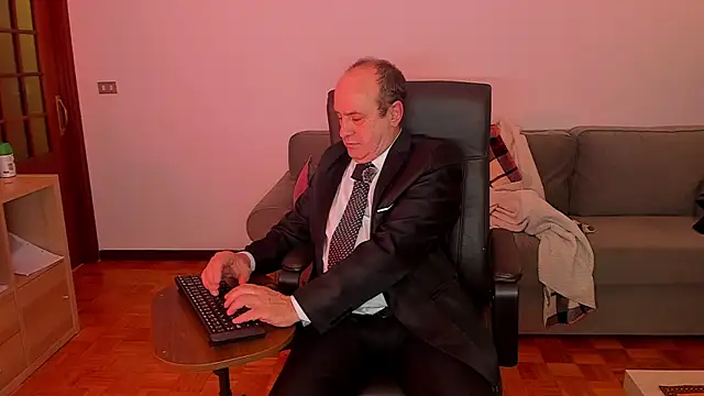 Snapshot of masterboy50 chatting on November 23, 2025, 4:40 pm masterboy50 online show from November 23, 2025, 4:40 pm