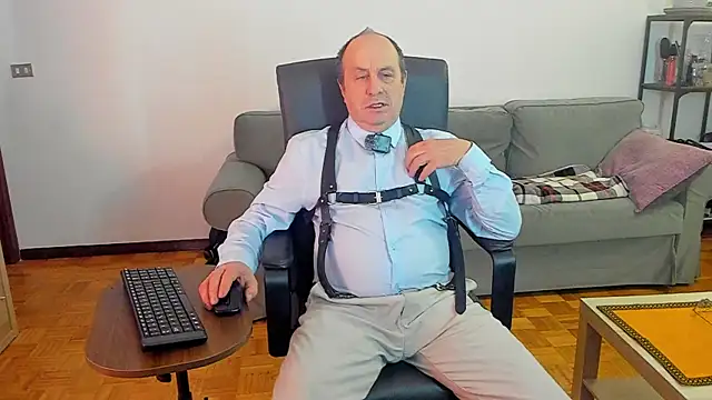 Snapshot of masterboy50 chatting on November 28, 2025, 4:09 pm masterboy50 online show from November 28, 2025, 4:09 pm