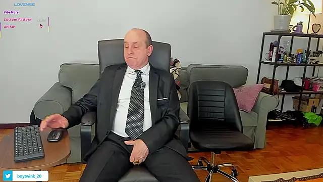 Snapshot of masterboy50 chatting on March 6, 2026, 8:05 pm masterboy50 online show from March 6, 2026, 8:05 pm