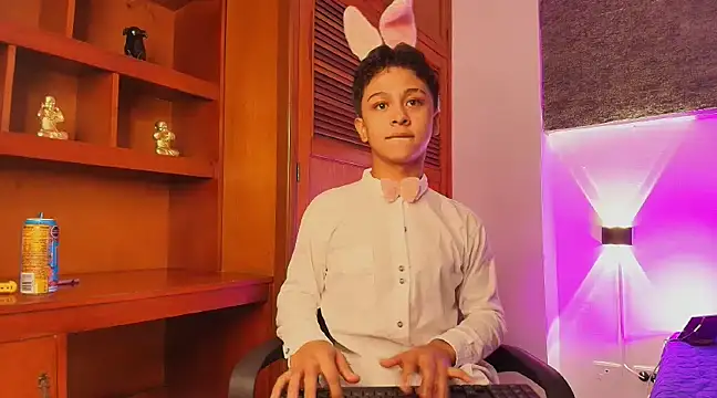 Snapshot of Dante_bre chatting on March 7, 2025, 12:23 pm Dante bre online show from March 7, 2025, 12:23 pm