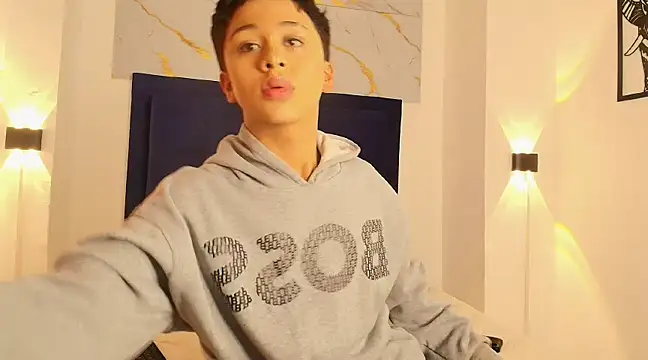 Snapshot of Dante_bre chatting on March 12, 2025, 8:41 pm Dante bre online show from March 12, 2025, 8:41 pm