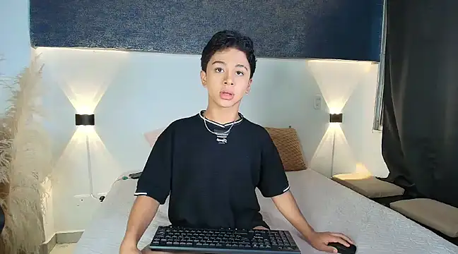 Snapshot of Dante_bre chatting on March 18, 2025, 11:30 am Dante bre online show from March 18, 2025, 11:30 am