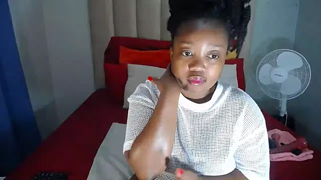 SEXYASSTINAXXX online show from February 13, 2026, 4:47 pm