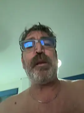 Snapshot of moreno51 chatting on March 17, 2026, 11:08 pm moreno51 online show from March 17, 2026, 11:08 pm