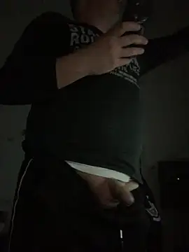 Snapshot of Mike8523 chatting on February 17, 2026, 6:36 pm Mike8523 online show from February 17, 2026, 6:36 pm