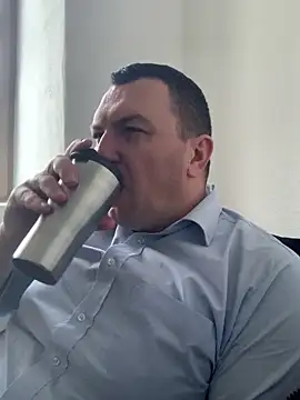 Snapshot of Mike8523 chatting on February 28, 2026, 6:47 am Mike8523 online show from February 28, 2026, 6:47 am