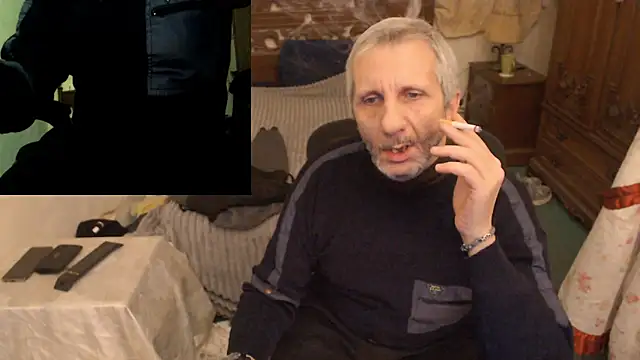 Snapshot of maxdaddy690 chatting on December 3, 2025, 9:46 pm maxdaddy690 online show from December 3, 2025, 9:46 pm