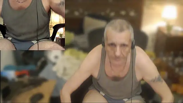 maxdaddy690 online show from July 17, 2026, 10:25 pm