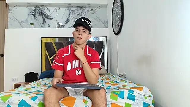 Snapshot of KING_OFF_BOYS chatting on September 12, 2025, 1:22 pm KING OFF BOYS online show from September 12, 2025, 1:22 pm