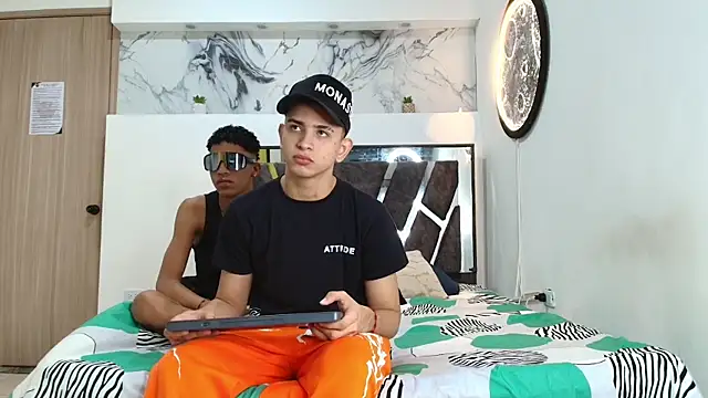 Snapshot of KING_OFF_BOYS chatting on September 13, 2025, 1:22 pm KING OFF BOYS online show from September 13, 2025, 1:22 pm