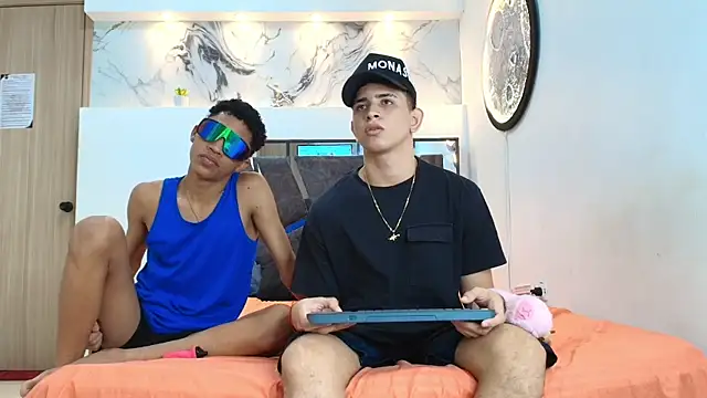 Snapshot of KING_OFF_BOYS chatting on October 16, 2025, 3:13 pm KING OFF BOYS online show from October 16, 2025, 3:13 pm