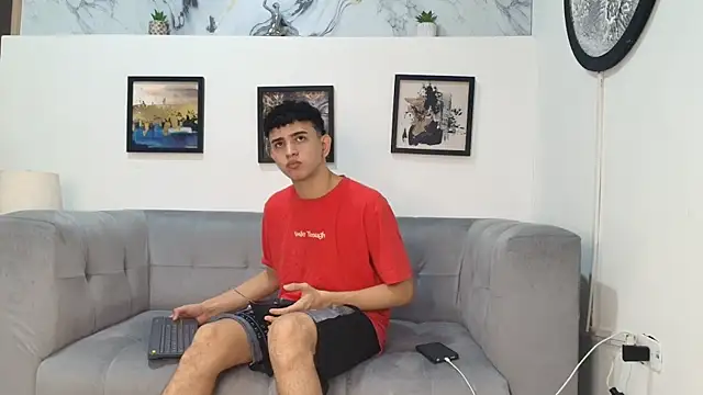 Snapshot of KING_OFF_BOYS chatting on December 20, 2025, 1:07 pm KING OFF BOYS online show from December 20, 2025, 1:07 pm