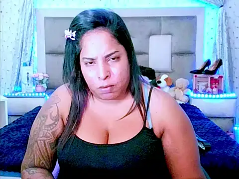 indiantopaz694u online show from September 16, 2025, 4:02 am