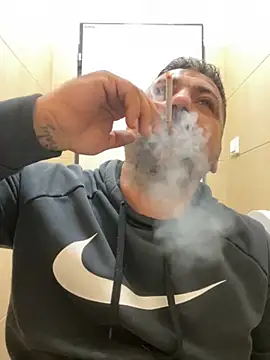 Snapshot of Alexander18edd chatting on October 9, 2025, 12:25 pm Alexander18edd online show from October 9, 2025, 12:25 pm