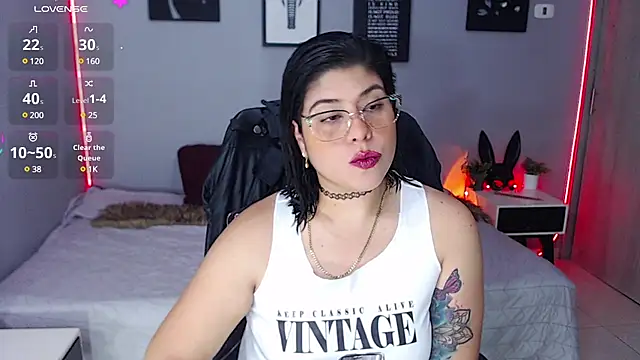 Snapshot of Veronika_metal chatting on March 3, 2025, 6:44 pm Veronika metal online show from March 3, 2025, 6:44 pm