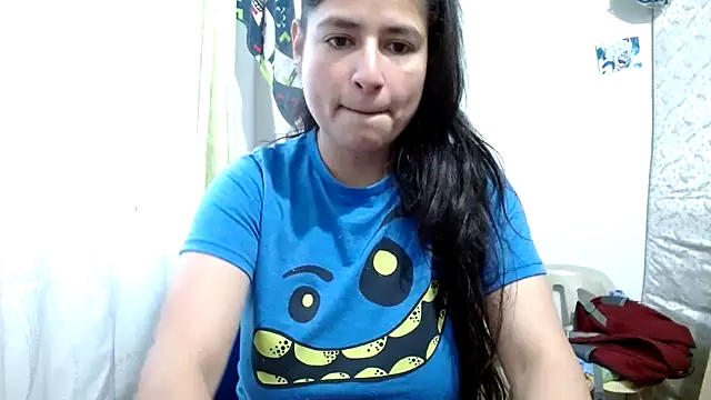 Snapshot of Escarcha-blue chatting on November 3, 2025, 10:32 pm Escarcha-blue online show from November 3, 2025, 10:32 pm