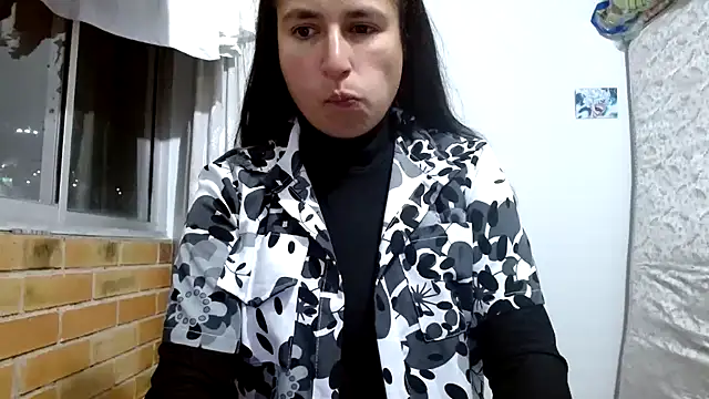 Snapshot of Escarcha-blue chatting on November 29, 2025, 3:53 am Escarcha-blue online show from November 29, 2025, 3:53 am